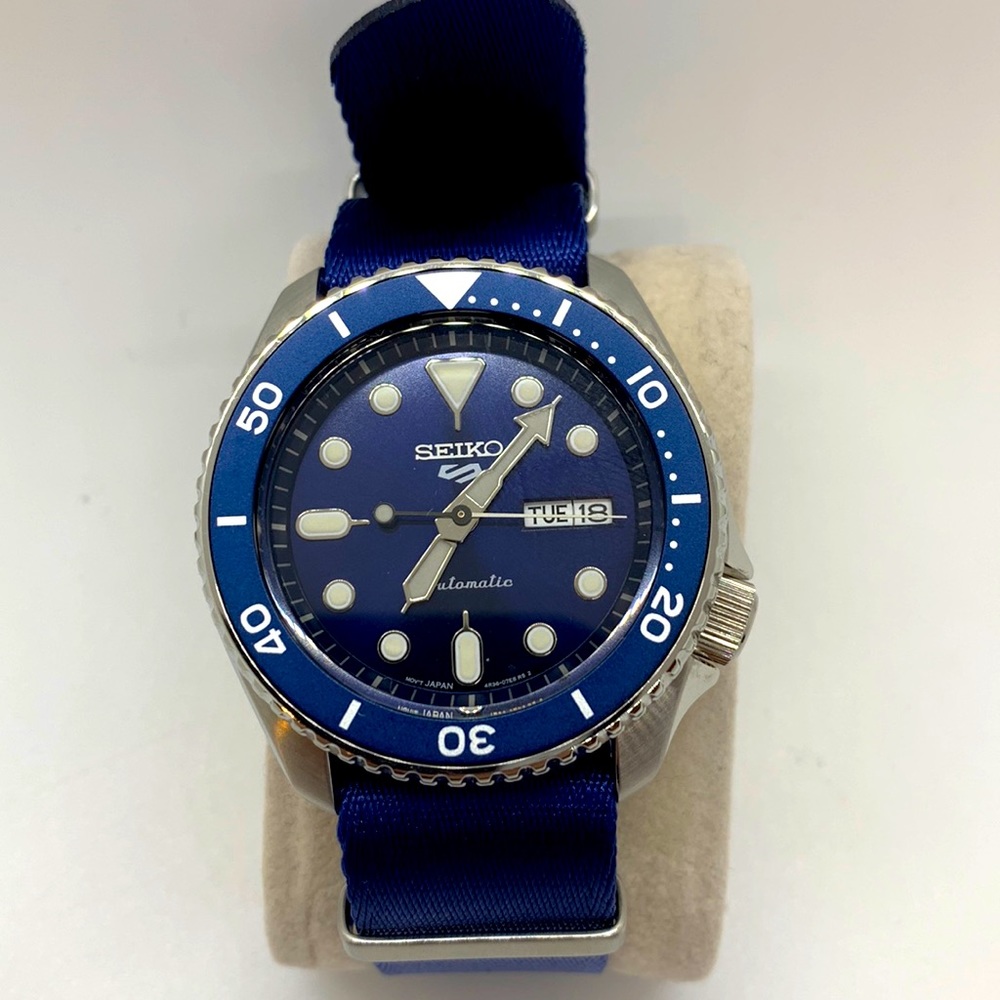Seiko Men’s Watch Model CALIBER 4R36-07G0